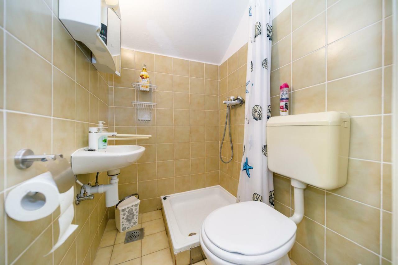 Apartman Jezevac Krk Town Exterior foto