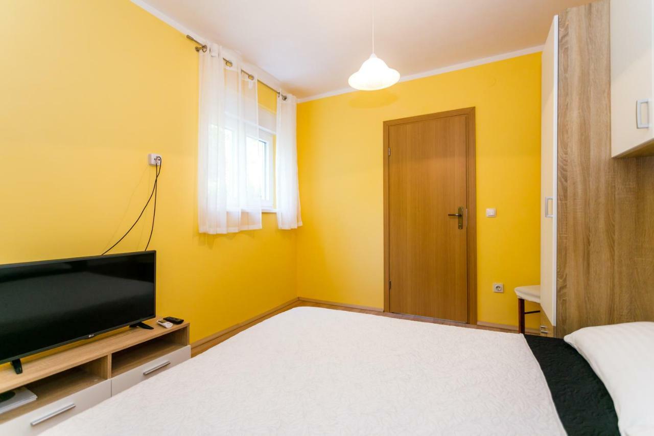 Apartman Jezevac Krk Town Exterior foto